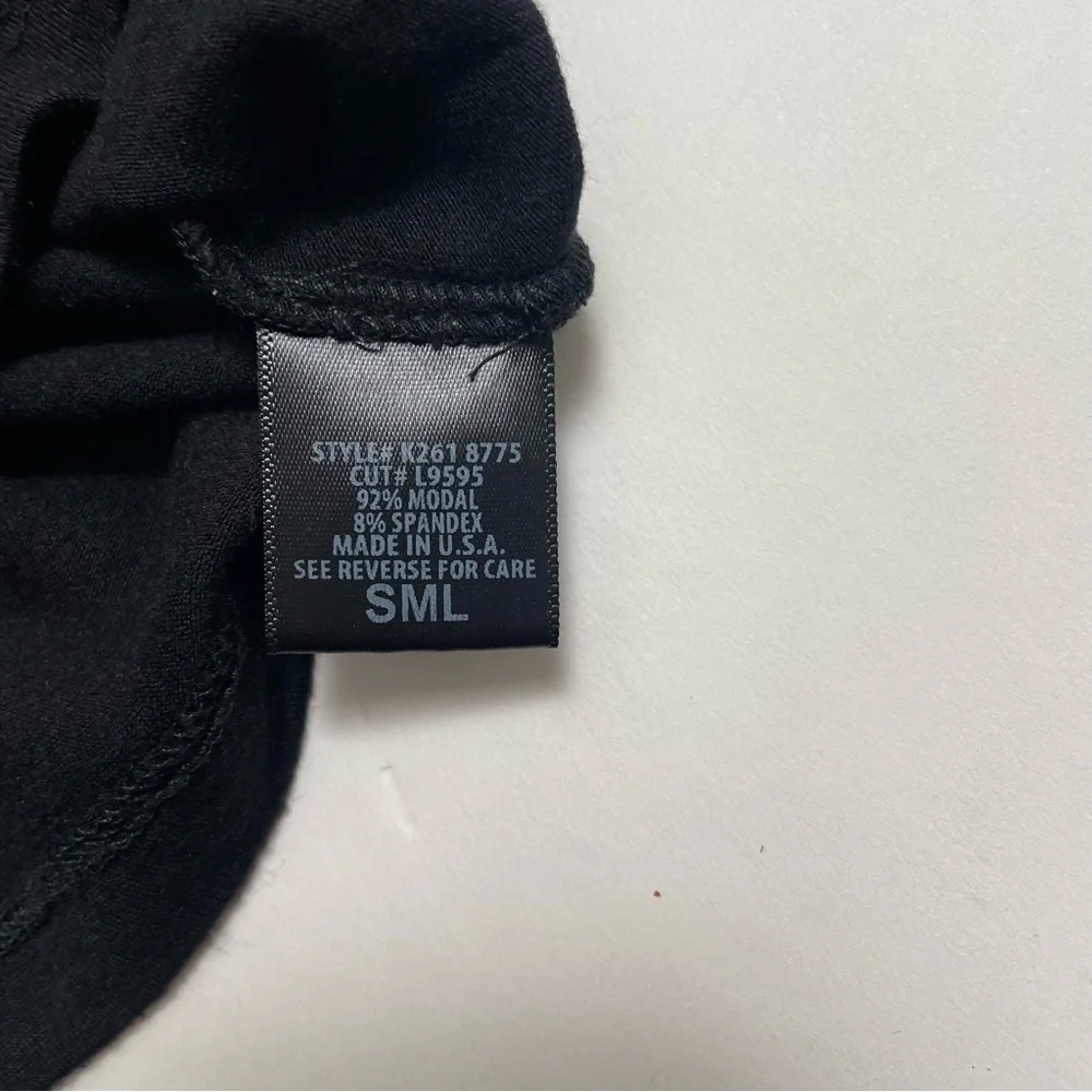 EMMA & SAM black crop top - Picture 2 of 3